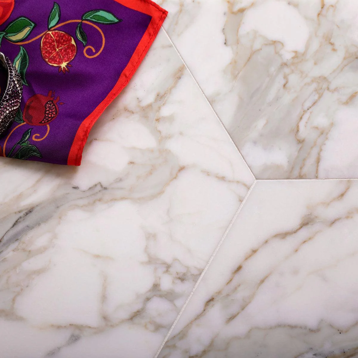 10" Calacatta Gold Marble Hexagon Tile Honed - Image 4